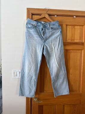 Levi's Premium Ribcage Straight Leg Jeans in Light Wash with Pink Embroidered He